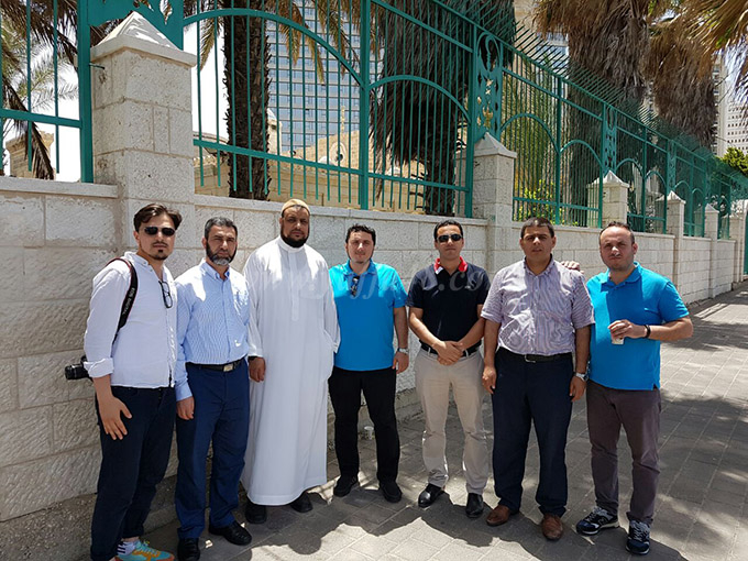 بالصور: وفد من حزب الوفاء والاصلاح والهيئة الاسلامية في زيارة تفقدية لمسجد حسن بك بيافا